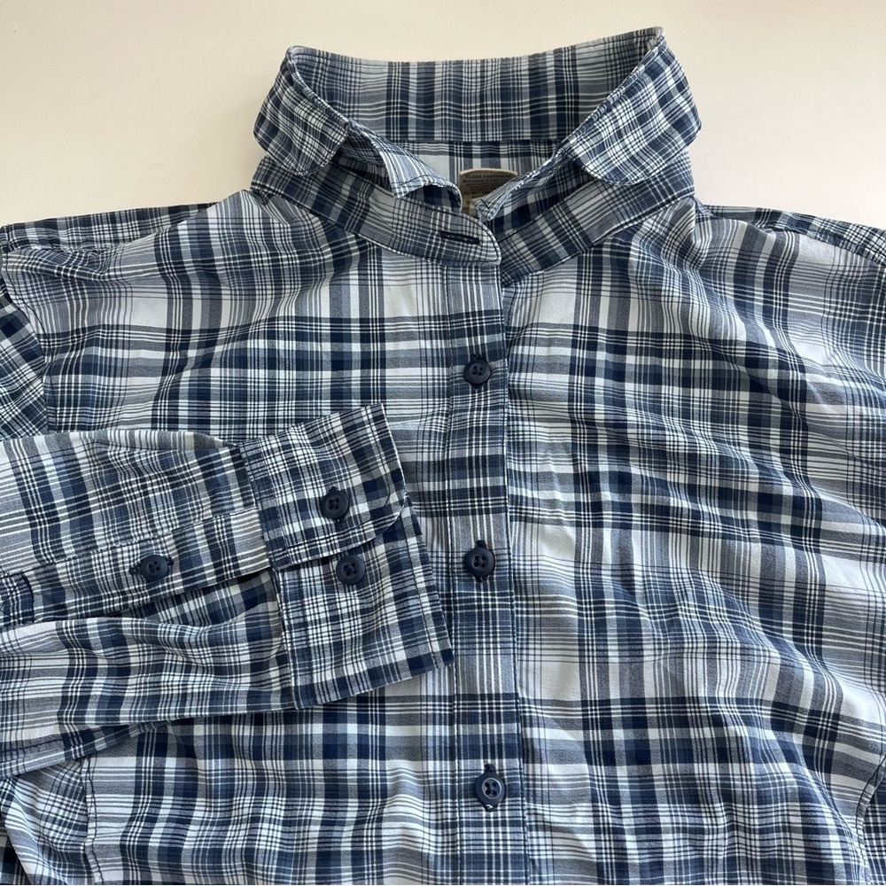 Duluth Trading Company Women’s Blue Plaid Long Sleeve Button down large vented